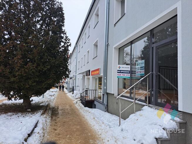 Lokal użytkowy w centrum - parter, witryna