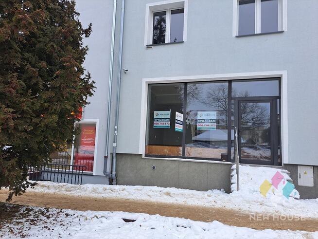 Lokal użytkowy w centrum - parter, witryna