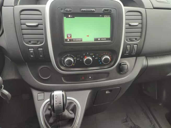 Renault Trafic 9osób fv23 automat