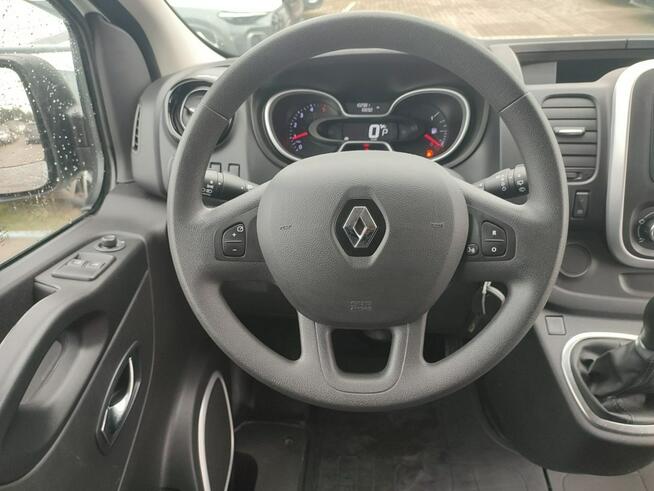 Renault Trafic 9osób fv23 automat