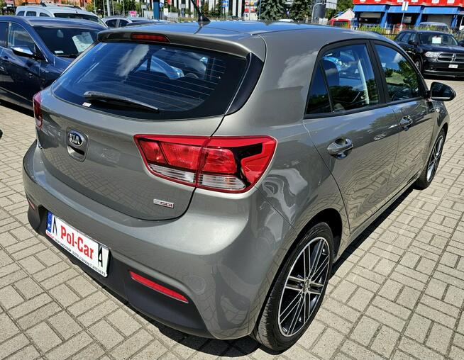 Kia Rio model 2018, grzana kierownica i fotele, asystent pasa, radar