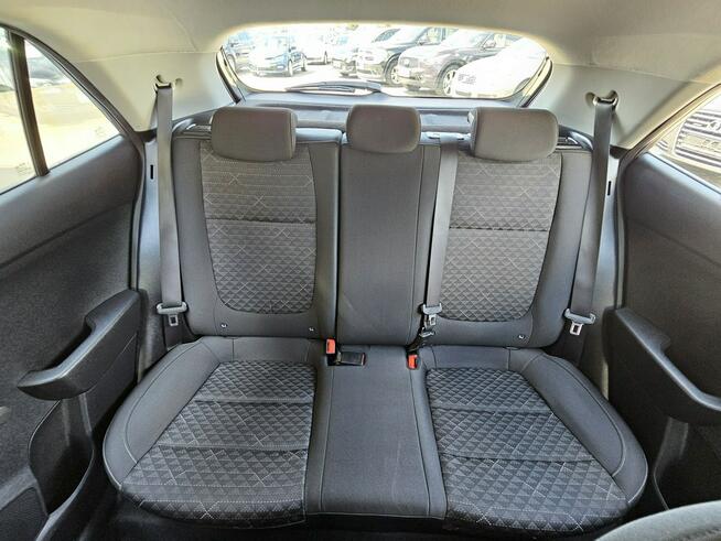 Kia Rio model 2018, grzana kierownica i fotele, asystent pasa, radar