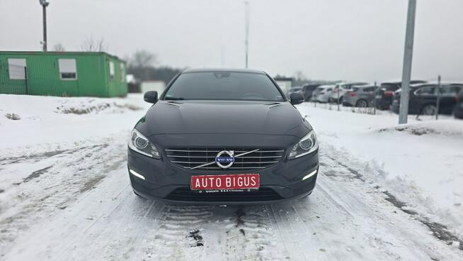 Volvo V60 duza navi super stan LEDY xsenon automat mały przebieg 5 cylindrowy