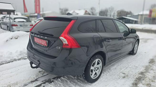 Volvo V60 duza navi super stan LEDY xsenon automat mały przebieg 5 cylindrowy