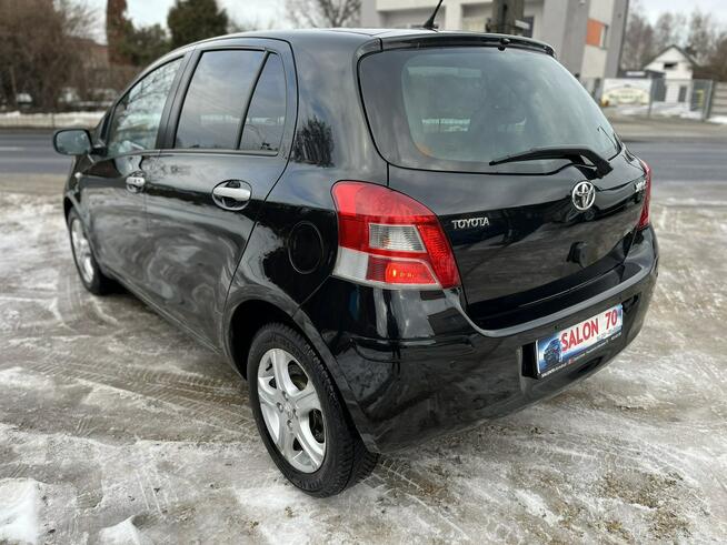 Toyota Yaris 1.3 1wł 6bieg Klimatronic Bezwyp Serwis Bez rdzy Bogate Wyposażenie