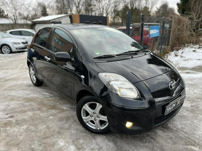 Toyota Yaris 1.3 1wł 6bieg Klimatronic Bezwyp Serwis Bez rdzy Bogate Wyposażenie
