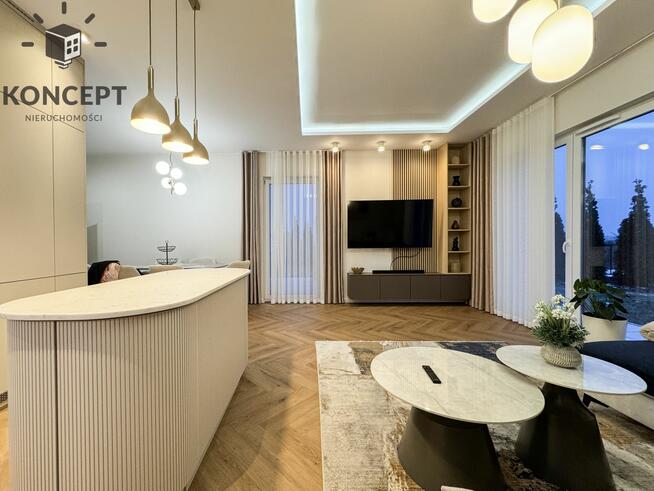 Nowoczesny szeregowiec z dużym ogrodem