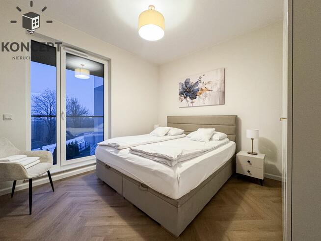 Nowoczesny szeregowiec z dużym ogrodem