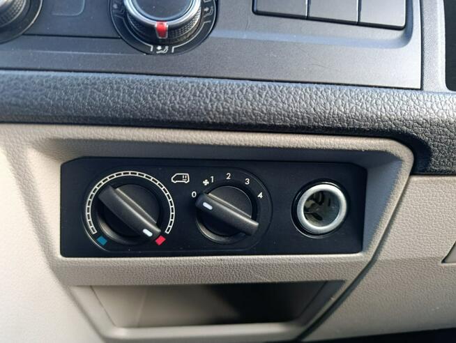 Volkswagen Transporter 9osób fv23