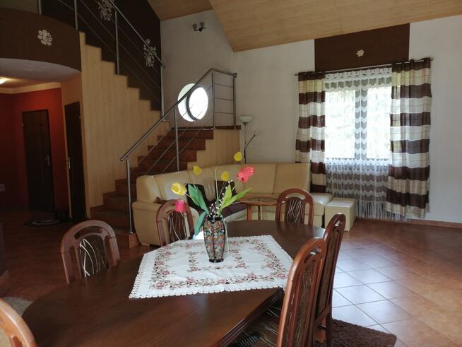 DOM JEDNORODZINNY NA DUŻEJ DZIAŁCE