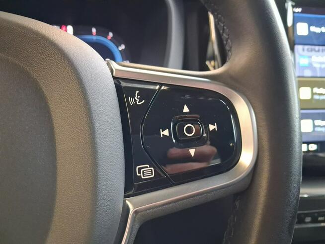 Volvo XC 60 VAT 23% Plus Dark 2.0B4 mHEV 197KM automat 2022 r., s. PL, I wł., HAK