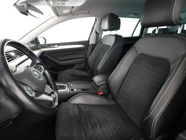Volkswagen Passat automat virtual cocpit full LED skóra/alcantara navi grzane fotele czu