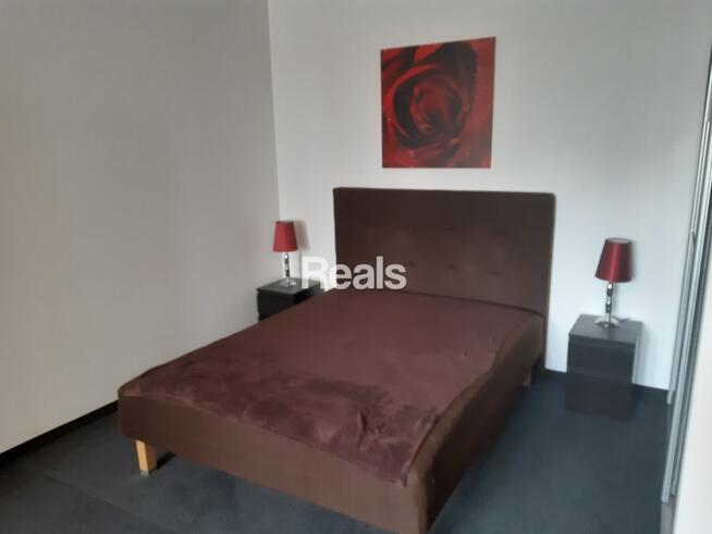 PRZY METRZE ŚWIĘTOKRZYSKA!