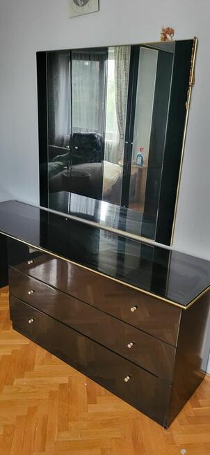 Łóżko, 2 szafki nocne, szafa 3 drzwiowa oraz komoda