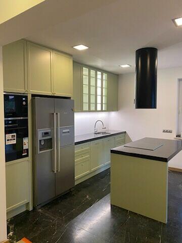 Wykonawca meble kuchenne, szafy, szafki łazienkowe, nietypow