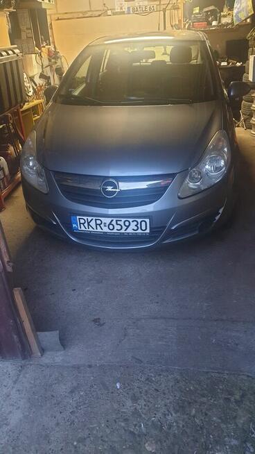 Opel corsa D 1.0 2009r zarejestrowany opłacony oc pt