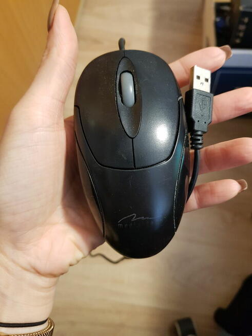 Zestaw komputerowy Dell: komputer, jednostka centralna, mysz