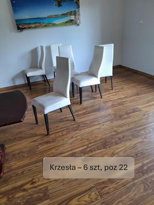Syndyk sprzeda krzesła