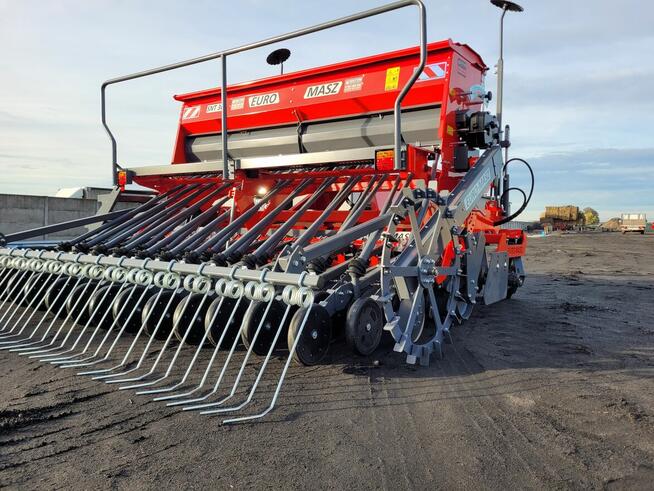 Siewnik nabudowany- agregat talerzowy