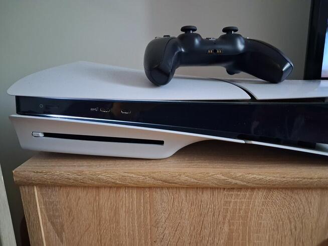 Sprzedam ps5 slim 1g z napędem