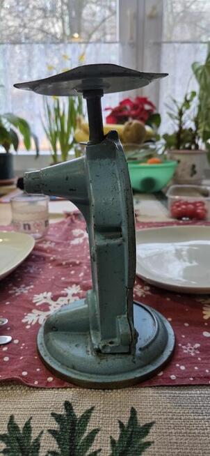 Antyk w czystej postaci ZABYTKOWA WAGA KUCHENNA GINGE