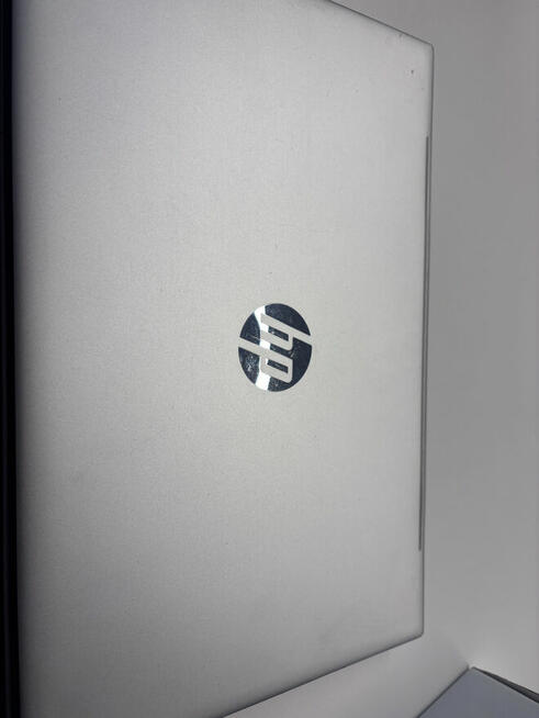 Syndyk sprzeda laptop HP 2020