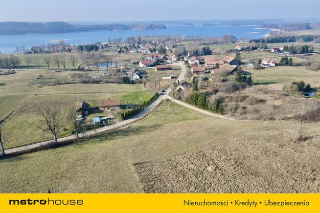 Działka zagrodowa nad jeziorem Narie w Wilnowie.