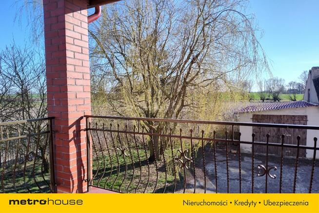 Dom na wsi z dużą działką i zabudowaniami gospodar