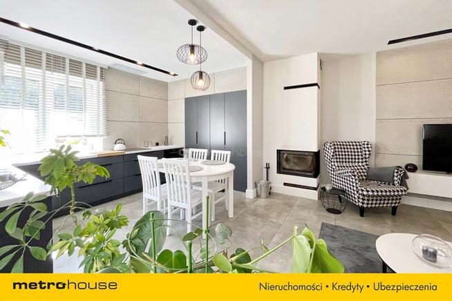 Piękny dom na wsi po remoncie z ogrodem i tarasem!