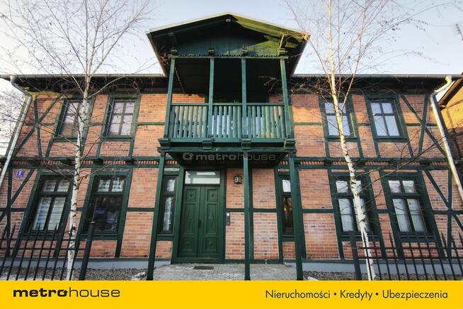 Kawalera 19m2 z prywatnym ogródkiem w kamienicy.