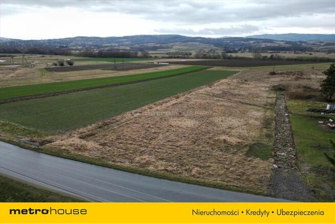 Działka z warunkami zabudowy w Nienaszowie.