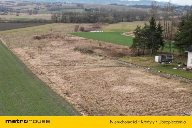 Działka z warunkami zabudowy w Nienaszowie.