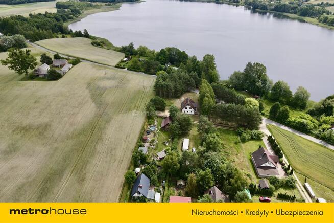 Działka zabudowana z dostępem do jeziora