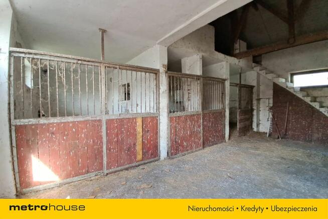 Działka usługowa_Zabudowana_Stajnia-Magazyn.