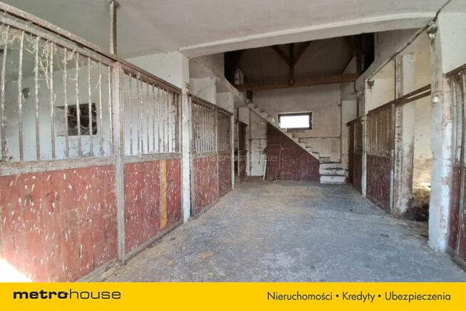 Działka usługowa_Zabudowana_Stajnia-Magazyn.