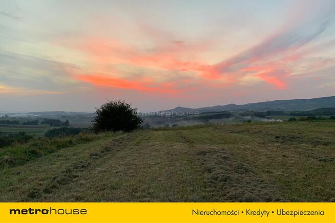 Działka budowlana z widokami na pasma górskie