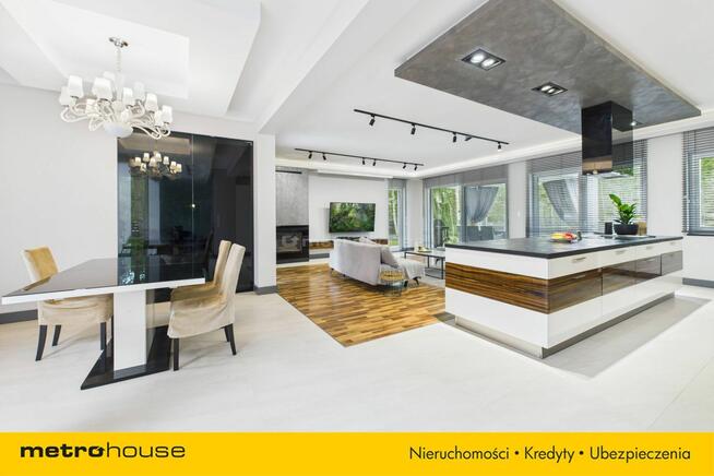 Parterowy, nowoczesny dom przy Parku Kampinowskim.