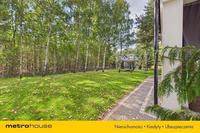 Parterowy, nowoczesny dom przy Parku Kampinowskim.