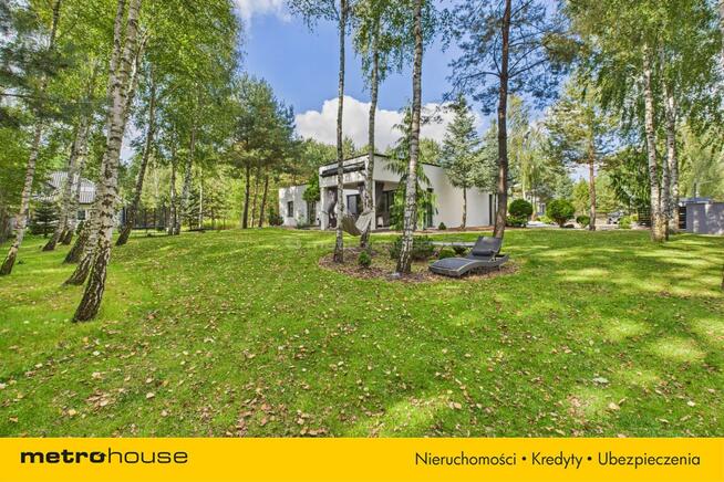 Parterowy, nowoczesny dom przy Parku Kampinowskim.