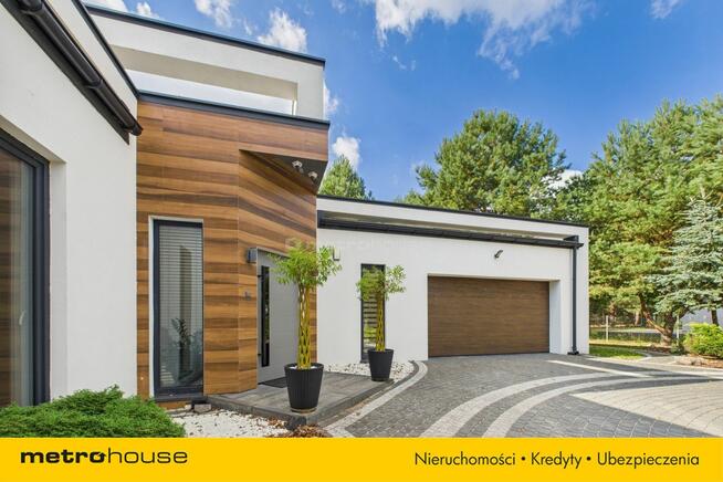 Parterowy, nowoczesny dom przy Parku Kampinowskim.
