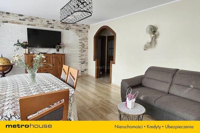 DOM NIEDALEKO MORZA I JEZIORA Z PANELAMI