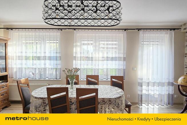 DOM NIEDALEKO MORZA I JEZIORA Z PANELAMI