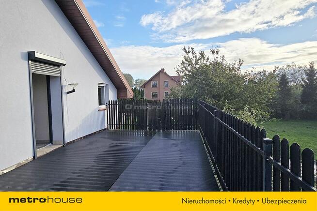 DOM NIEDALEKO MORZA I JEZIORA Z PANELAMI