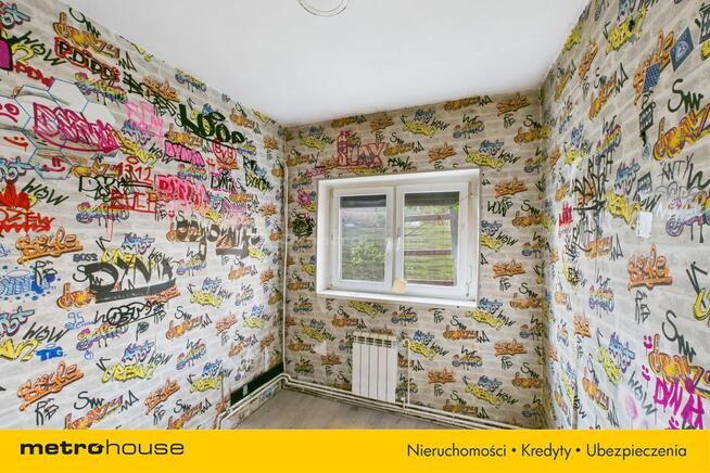 Kalina,Herby mały dom na działce przy lesie