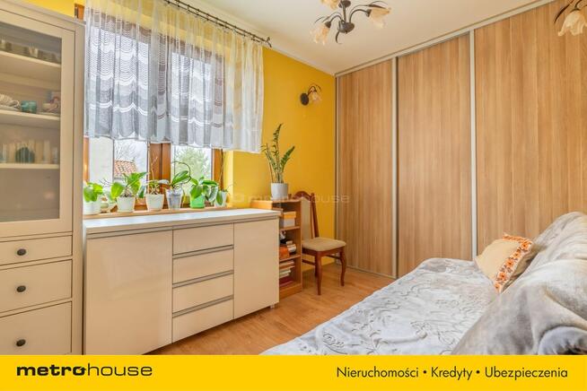 Przytulny dom na kolonii wsi niedaleko jeziora