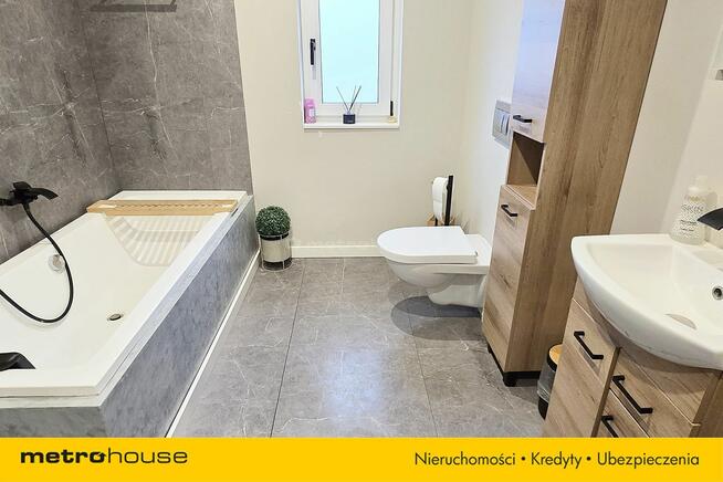 DOM WOLNO STOJĄCY NIEDALEKO MORZA