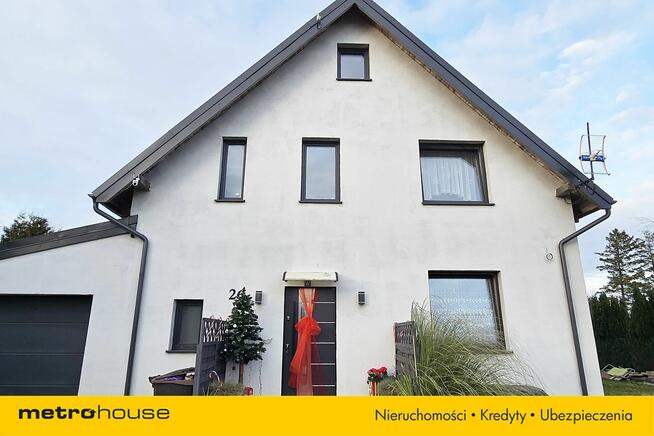 DOM WOLNO STOJĄCY NIEDALEKO MORZA