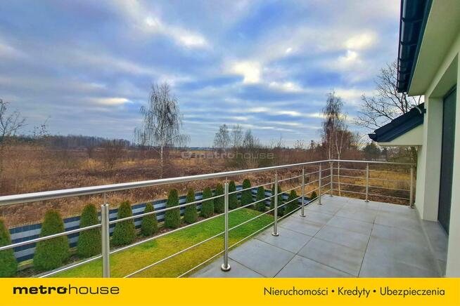 Luksusowy dom na sprzedaż w spokojnej okolicy.