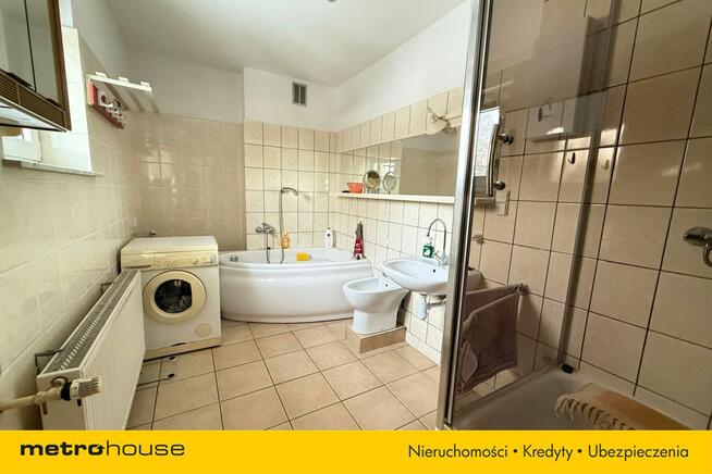 Przestronny dom z trzema niezależnymi mieszkaniami