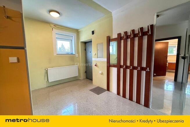 Przestronny dom z trzema niezależnymi mieszkaniami